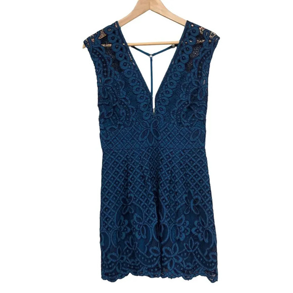 Free People One Million Lovers Mini Dress Navy Blue Lace Cutout on Back Size 6 - Picture 1 of 7